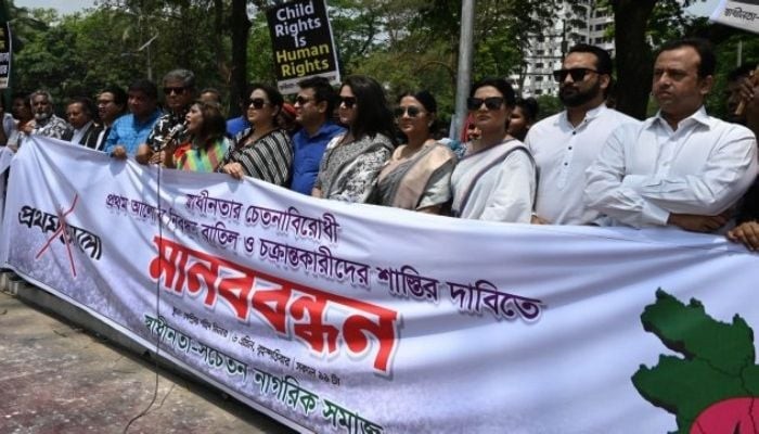 প্রথম আলোর নিবন্ধন বাতিল চান রিয়াজ-তারিন-সুইটিরা